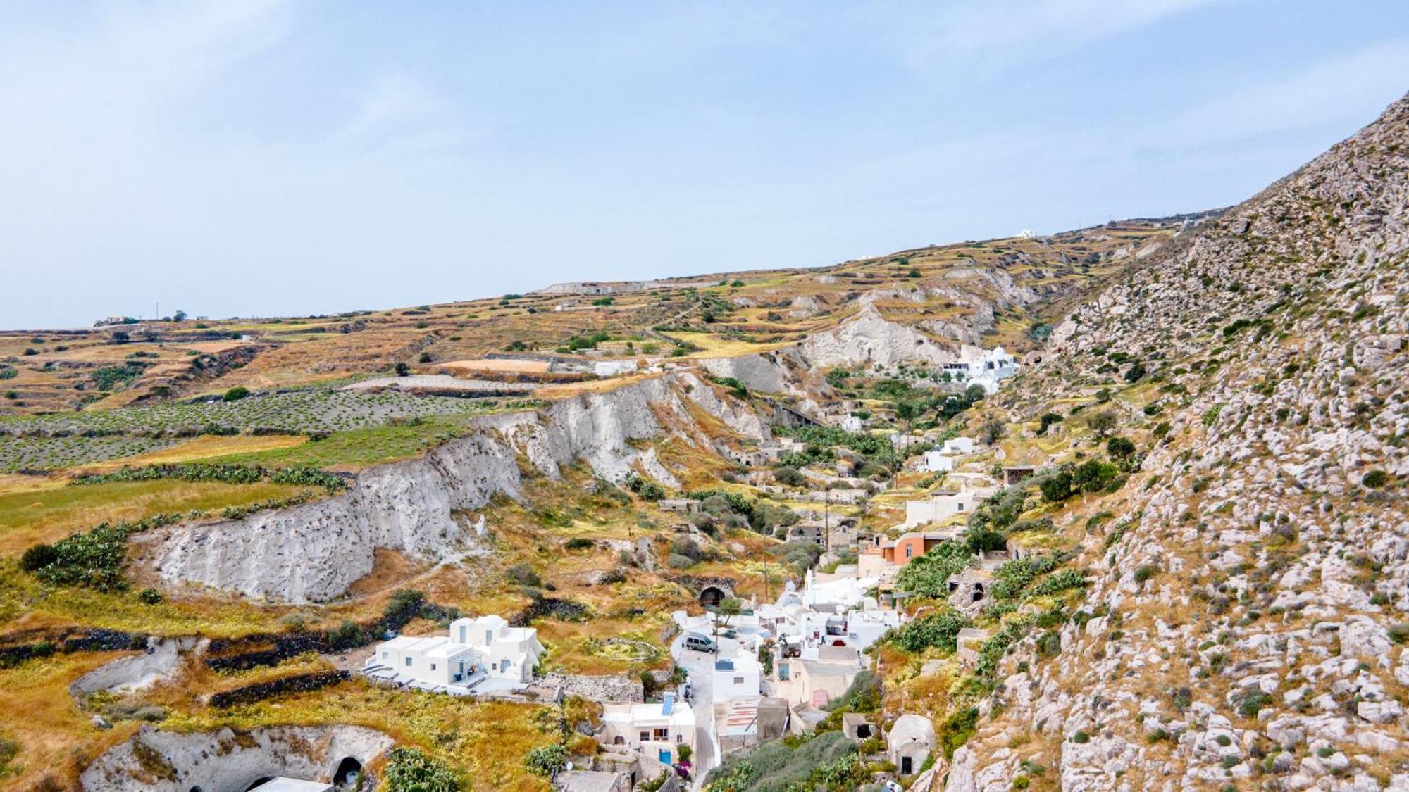 Traditional Farmers Caves Emporio  Bagian luar foto